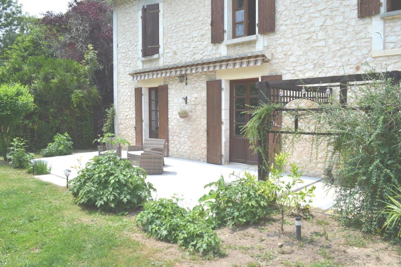 Les Bruyeres B&B Montbron Esterno foto